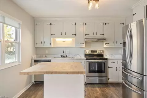 Kitchen - 1343 Coral Pl, Hampton, VA 23669 photo 2 of 5