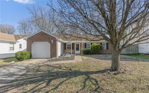 1292 Nesbitt Dr, Virginia Beach, VA 23453