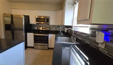 1815 Olde Buckingham Rd, Hampton, VA 23669