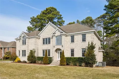 2212 Rose Hall Dr, Virginia Beach, VA 23454