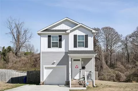 132 S 4th St, Suffolk, VA 23434