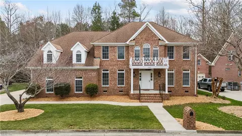 1005 Poquoson Xing, Chesapeake, VA 23320