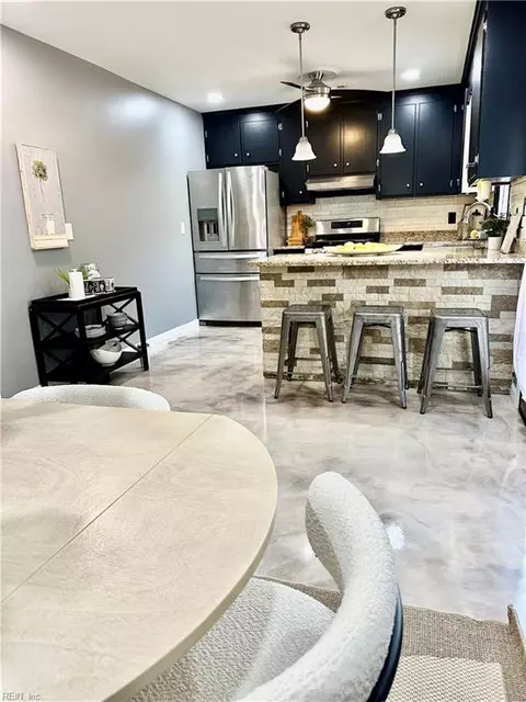 Kitchen - 30 Edgemont Dr, Hampton, VA 23666 photo 3 of 3
