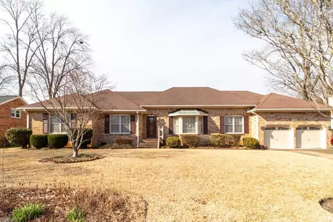 905 Fairmeade Dr, Virginia Beach, VA 23464