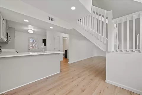 613 Delaware Ave, Hampton, VA 23661 photo 4