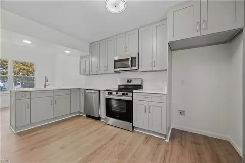 613 Delaware Ave, Hampton, VA 23661 photo 6
