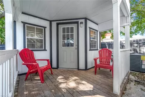 8 Williams St, Hampton, VA 23663