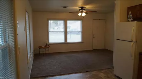 1400 Woodcrest Dr, Hampton, VA 23663 photo 11