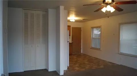 1400 Woodcrest Dr, Hampton, VA 23663 photo 8