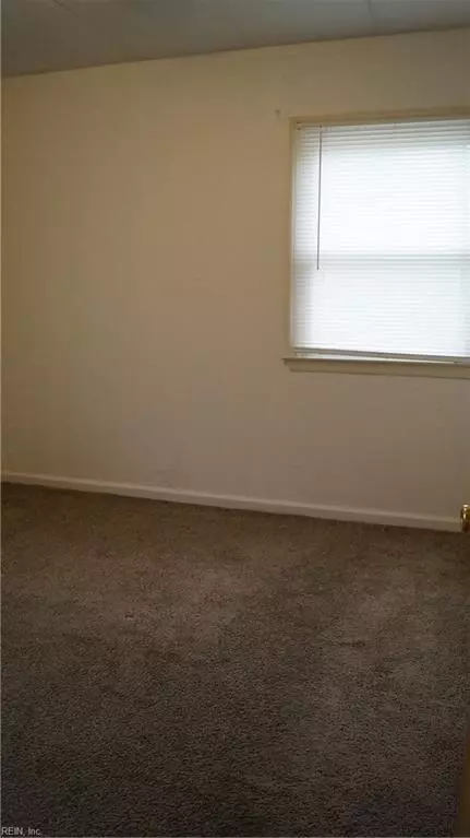 1400 Woodcrest Dr, Hampton, VA 23663 photo 16