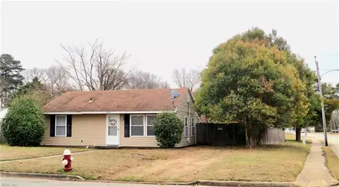 1400 Woodcrest Dr, Hampton, VA 23663