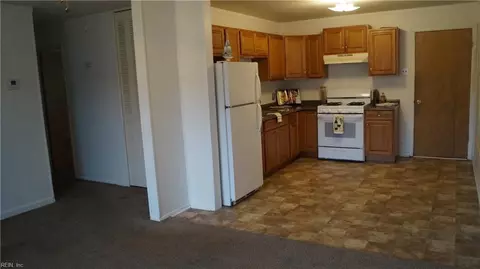 1400 Woodcrest Dr, Hampton, VA 23663 photo 10