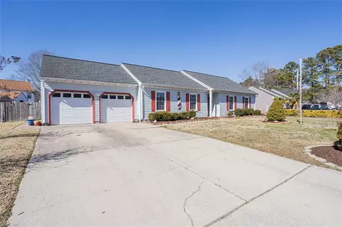 304 Creekwood Dr, Chesapeake, VA 23323