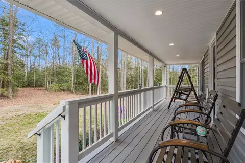 108 Wood Dr, Saluda, VA 23149