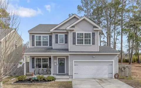 1422 Elm Ave # B, Chesapeake, VA 23325