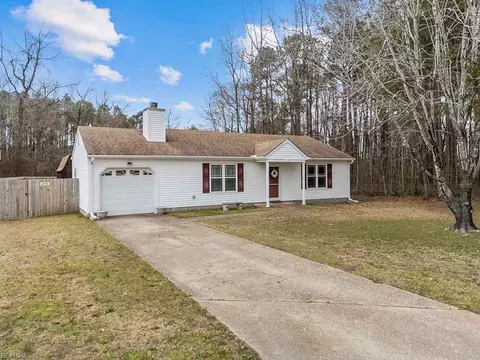 834 Dana Dr, Chesapeake, VA 23321