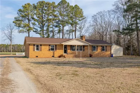 13041 Shiloh Dr, Windsor, VA 23487
