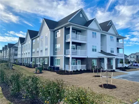 1728 Vankar Dr #101, Virginia Beach, VA 23456