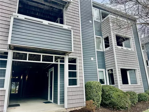 320 Nantucket Pl, Newport News, VA 23606