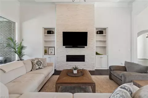 Living - 300 Scone Castle Loop, Chesapeake, VA 23322 photo 2 of 2