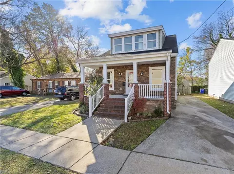 1413 Vine St, Norfolk, VA 23523