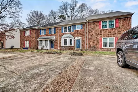 102 Souverain Lndg, Yorktown, VA 23692