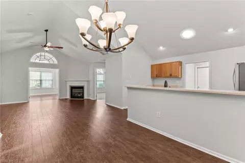 120 Villa Dr, Poquoson, VA 23662