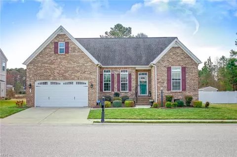 17 Pickins Dr, Poquoson, VA 23662