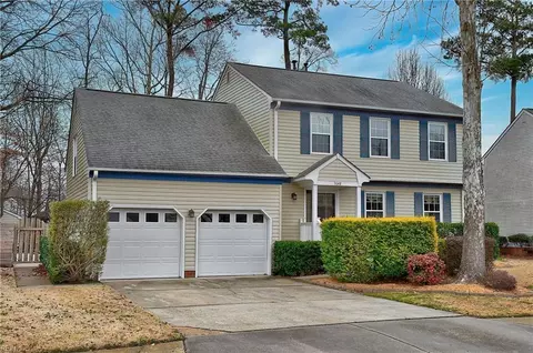 3648 Hosiers Oaks Dr, Portsmouth, VA 23703