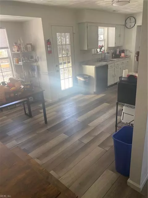 912 Elm Ct, Norfolk, VA 23502