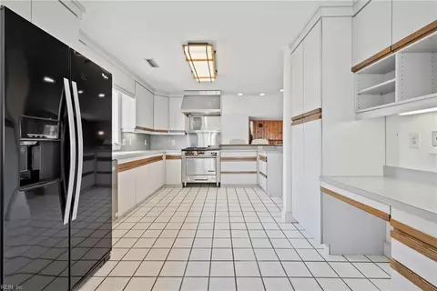 1130 Toler Pl, Norfolk, VA 23503 photo 13