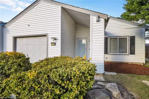 5720 Earnhardt St, Virginia Beach, VA 23464