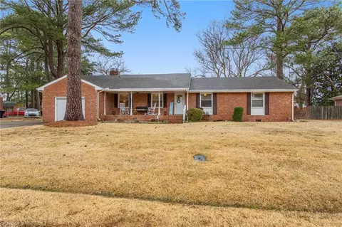 5704 Barberry Ln, Portsmouth, VA 23703
