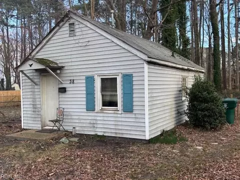 38 Deep Creek Rd, Newport News, VA 23606