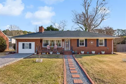 203 Charlotte Dr, Portsmouth, VA 23701