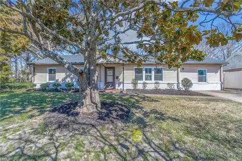 644 Constitution Dr, Virginia Beach, VA 23462