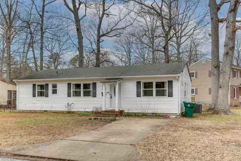 138 Bret Harte Dr, Newport News, VA 23602