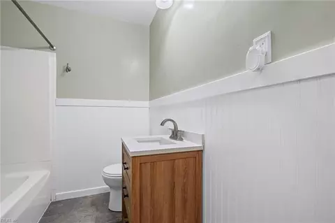 Bath - 2530 Bugle Dr W, Chesapeake, VA 23321 photo 3 of 4