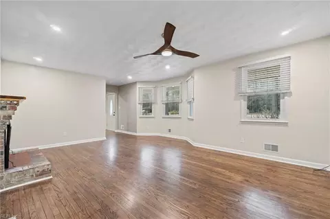 Living - 2530 Bugle Dr W, Chesapeake, VA 23321 photo 2 of 3