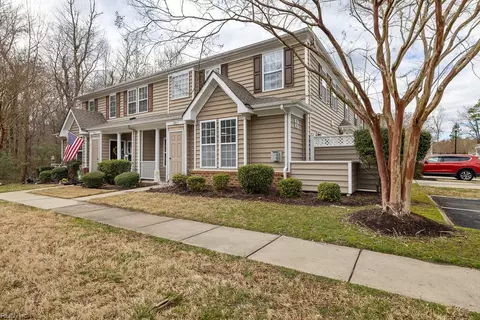 201 Ellis Dr, Yorktown, VA 23692