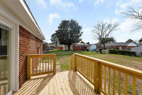 Exterior - 4110 Wake Ave, Chesapeake, VA 23324 photo 8 of 10