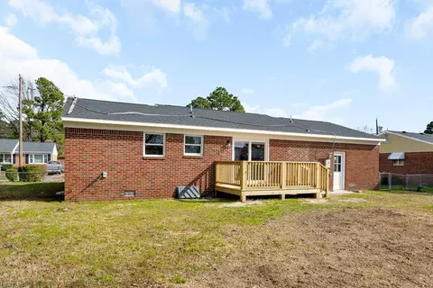 Exterior - 4110 Wake Ave, Chesapeake, VA 23324 photo 6 of 10