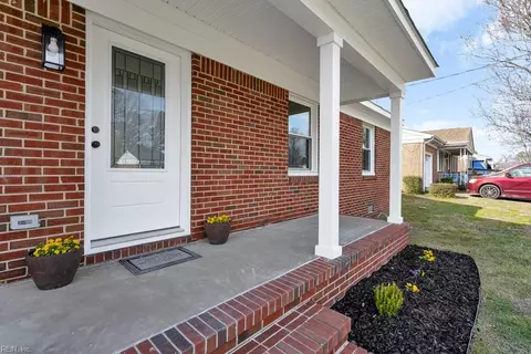 Exterior - 4110 Wake Ave, Chesapeake, VA 23324 photo 2 of 10