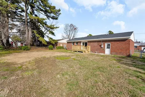 Exterior - 4110 Wake Ave, Chesapeake, VA 23324 photo 10 of 10