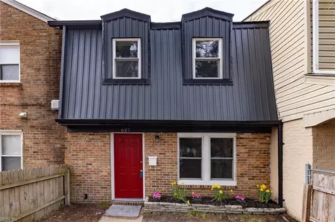 627 Red Horse Ln, Virginia Beach, VA 23455