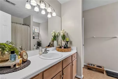 7494 Tyndall Dr, Gloucester Point, VA 23062 photo 12