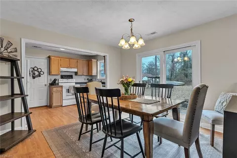 7494 Tyndall Dr, Gloucester Point, VA 23062 photo 8