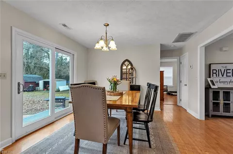 7494 Tyndall Dr, Gloucester Point, VA 23062 photo 9