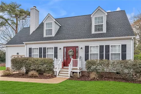 7494 Tyndall Dr, Gloucester Point, VA 23062