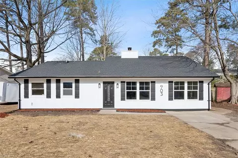 703 Galahad Dr, Newport News, VA 23608
